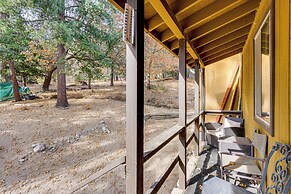 Forest-view Sanctuary: 40 Mi to Big Bear Resort!