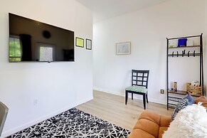 1 Mi to Dtwn Macon: Cozy Home w/ Fenced Yard