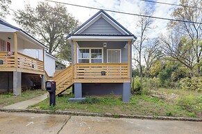 1 Mi to Dtwn Macon: Cozy Home w/ Fenced Yard