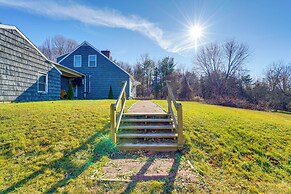 Quiet Country Living: Farmhouse Apt Near Hudson!