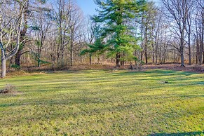 Quiet Country Living: Farmhouse Apt Near Hudson!