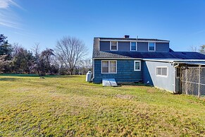 Quiet Country Living: Farmhouse Apt Near Hudson!