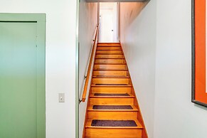 Quiet Country Living: Farmhouse Apt Near Hudson!