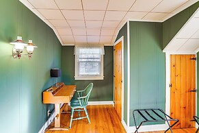 Quiet Country Living: Farmhouse Apt Near Hudson!