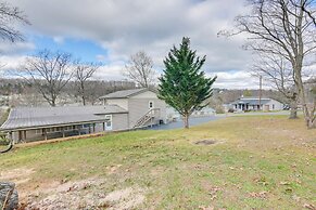 Apt w/ Lake Views - Day Trip to Virginia Tech!