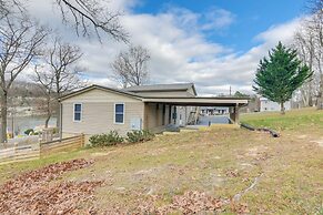 Apt w/ Lake Views - Day Trip to Virginia Tech!