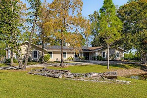 Peaceful Loxahatchee Apartment w/ Covered Porch