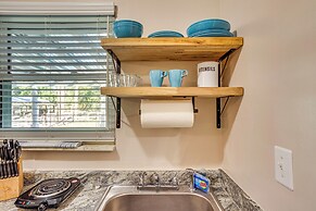 Peaceful Loxahatchee Apartment w/ Covered Porch