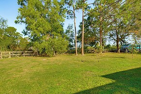Peaceful Loxahatchee Apartment w/ Covered Porch