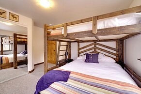 Denali Basecamp: Cozy Talkeetna Chalet w/ Fire Pit