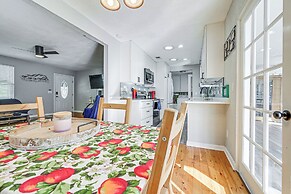 6 Mi to Sponge Docks: Lake Tarpon Getaway w/ Dock!