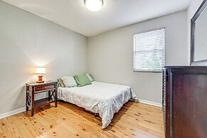 6 Mi to Sponge Docks: Lake Tarpon Getaway w/ Dock!