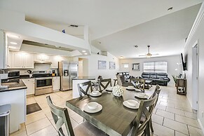 BBQ & Boat Dock: Canal-front Home in Cape Coral!