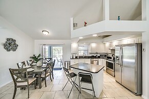 BBQ & Boat Dock: Canal-front Home in Cape Coral!