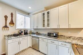 6 Mi to Downtown - Spacious Home in Pittsburgh!