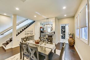 6 Mi to Downtown - Spacious Home in Pittsburgh!
