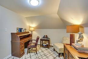 6 Mi to Downtown - Spacious Home in Pittsburgh!