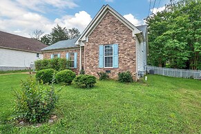 18 Mi to Nashville: Home w/ Patio in Old Hickory
