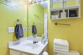 18 Mi to Nashville: Home w/ Patio in Old Hickory