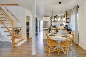 Unique Stay: Alpine 'mariposa Farmhouse' w/ Views!