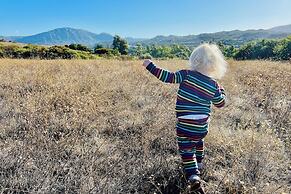 Unique Stay: Alpine 'mariposa Farmhouse' w/ Views!