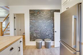 Unique Stay: Alpine 'mariposa Farmhouse' w/ Views!