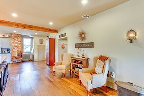 3 Mi to Dtwn: Charming Farmhouse in Mount Joy!