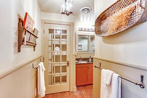 3 Mi to Dtwn: Charming Farmhouse in Mount Joy!