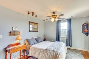 3 Mi to Dtwn: Charming Farmhouse in Mount Joy!