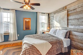 3 Mi to Dtwn: Charming Farmhouse in Mount Joy!