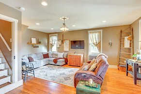 3 Mi to Dtwn: Charming Farmhouse in Mount Joy!