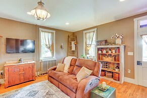 3 Mi to Dtwn: Charming Farmhouse in Mount Joy!