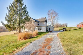 3 Mi to Dtwn: Charming Farmhouse in Mount Joy!