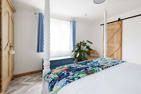 Cosy Cabin Retreat Close to Beaches