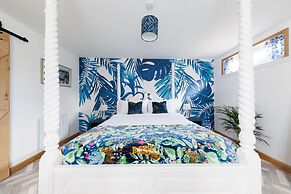 Cosy Cabin Retreat Close to Beaches