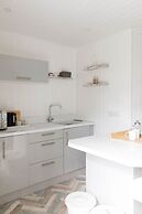 Cosy Cabin Retreat Close to Beaches