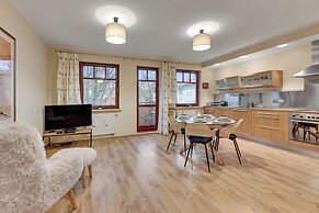 See Smile by Grand Apartments