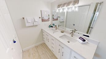 Emerald Towers 904 2 Bedroom Condo