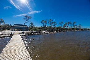 Bayside Bungalow 9531 3 Bedroom Home