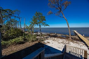 Bayside Bungalow 9531 3 Bedroom Home