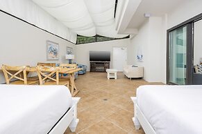 Phoenix V 001 3 Bedroom Condo