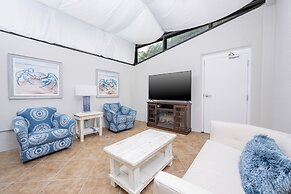 Phoenix V 001 3 Bedroom Condo