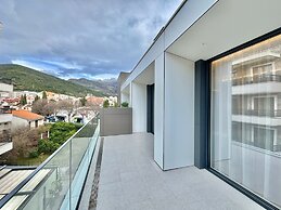 Luxury Apartments Onia