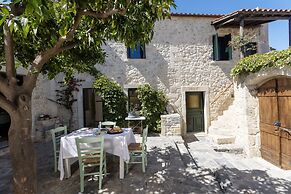 Villa Helidona With Private Pool