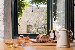 Villa Helidona With Private Pool