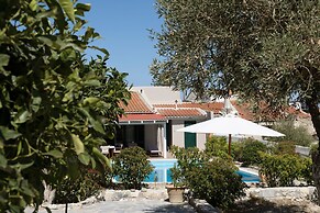 Villa Helidona With Private Pool