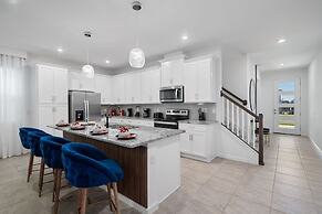 Chic 6 Bedroom Solara Home Pool and Themed Rooms