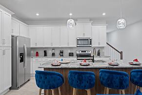 Chic 6 Bedroom Solara Home Pool and Themed Rooms