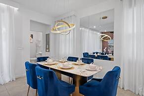 Chic 6 Bedroom Solara Home Pool and Themed Rooms