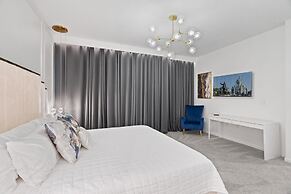 Chic 6 Bedroom Solara Home Pool and Themed Rooms